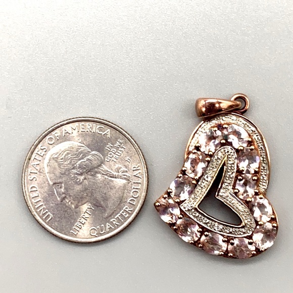 This is a stunning heart shaped pendant done with morganite and diamond 🎀 - Picture 8 of 8